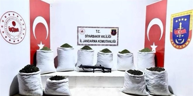 Diyarbakr'da 454 kilogram esrar ele geirildi