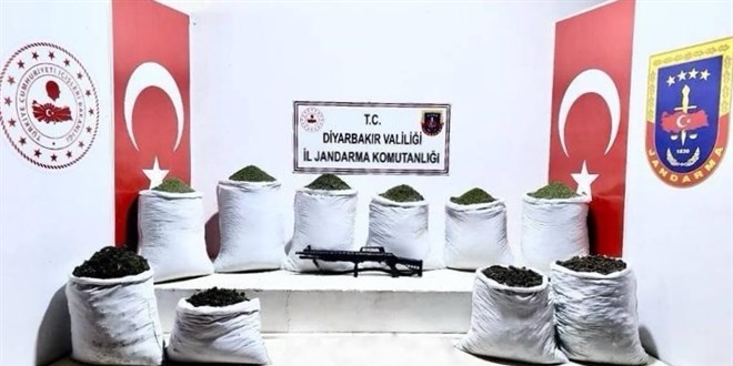 Diyarbakır'da 454 kilogram esrar ele geçirildi