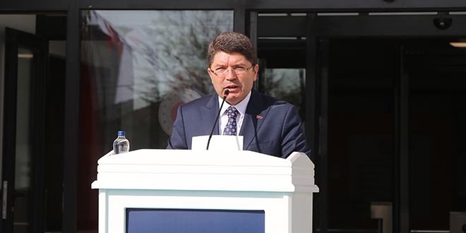 Bakan Tunç: 2024 yılından itibaren hukuk mesleklerine giriş sınavı yapılacak