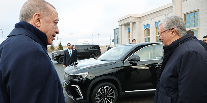 Erdoğan, Kazakistan Cumhurbaşkanı Tokayev'e Togg hediye etti