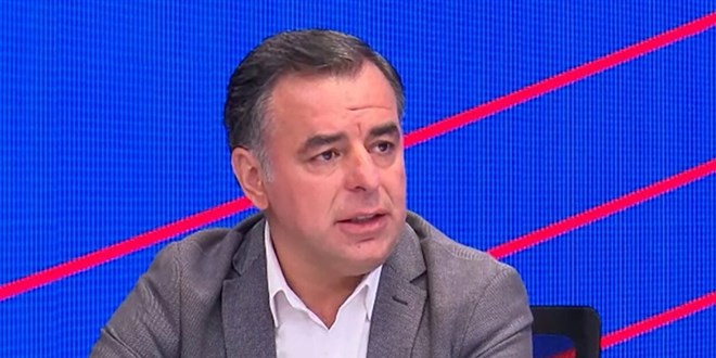 'Özgür Özel kazanırsa bırakırım' demişti, Barış Yarkadaş gazeteciliği bıraktı