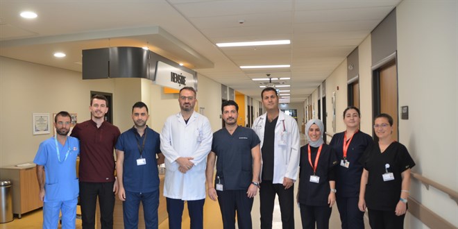 İki kardeşten biri kardeşinin diğeri ise eşinin böbreğiyle sağlığına kavuştu