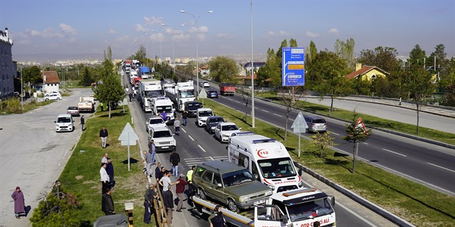 Direksiyon başında kalp krizi geçiren 73 yaşındaki sürücü öldü