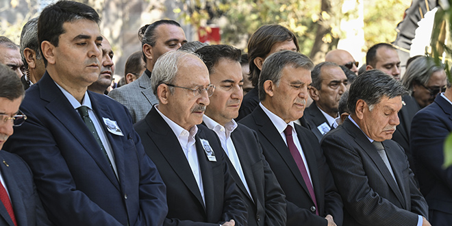 Ali Babacan'ın babası Hilmi Babacan son yolculuğuna uğurlandı