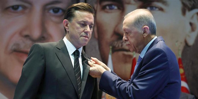 İyi Parti'den istifa eden Nebi Hatipoğlu AK Parti'ye katıldı