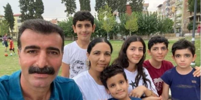 Devrilen otomobilde çıkan yangında ölen anne ve 5 çocuğunun cenazesi defnedildi