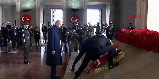 Erdoğan başkanlığındaki devlet erkanı Anıtkabir'de