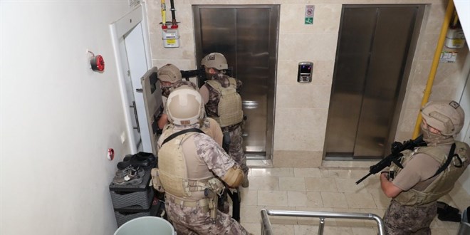 Mersin'de terör operasyonlarında 6 zanlı yakalandı
