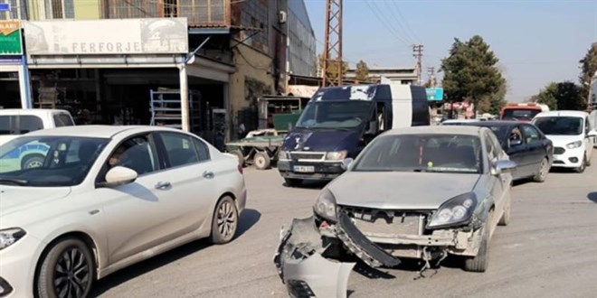 Malatya'da trafik kazas: 2 polis yaral