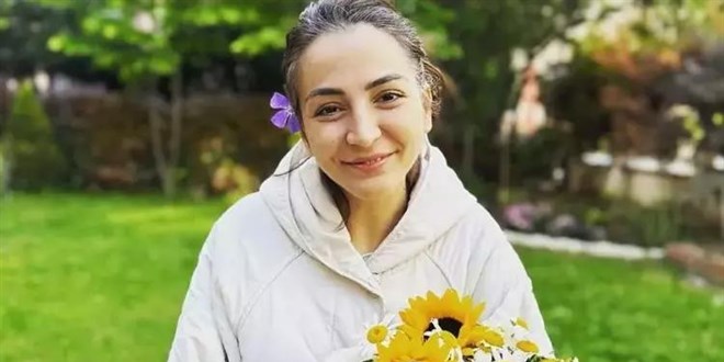 Yıllardır kanserle mücadele eden Ayşenur Parlak hayatını kaybetti