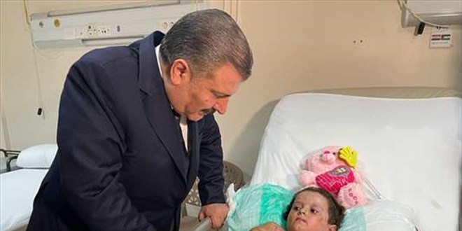 Sağlık Bakanı Koca'nın Gazzeli yaralı çocuklarla duygulandıran buluşması