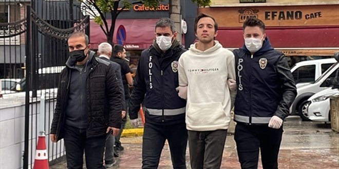 Dini değerlerle kamu görevlilerine hakaret ettiği öne sürülen zanlı tutuklandı