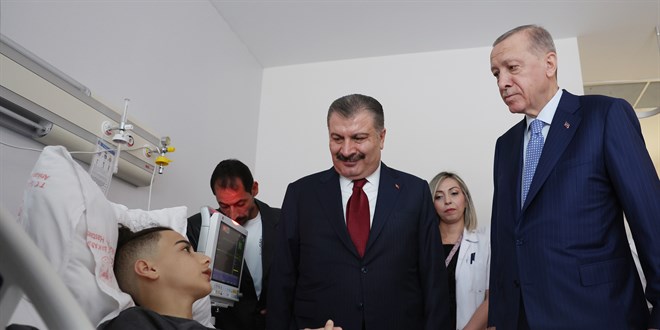 Erdoğan, Gazze'den getirilen hastaları ziyaret etti
