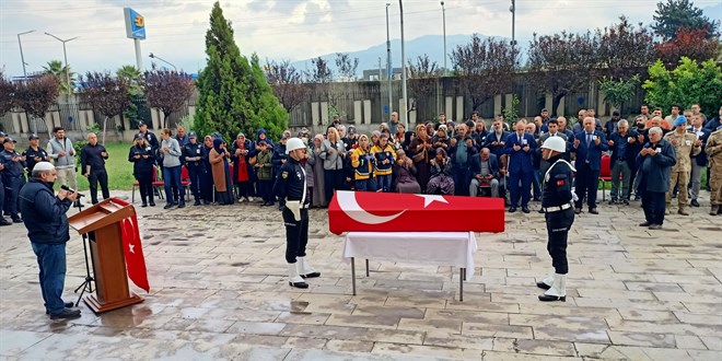 Hatay'da mesaiden dönen polis, trafik kazasında yaşamını yitirdi