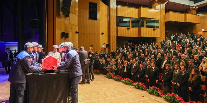 İstanbul'da vefat eden sunucu ve yazar Metin Uca için tören düzenlendi
