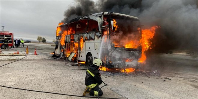 Konya'da yolcu otobüsü yandı
