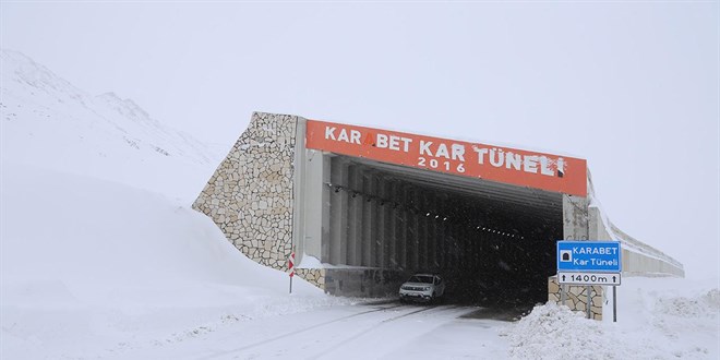 Van beyaza brnd: Kar kalnl 30 santimetreyi geti