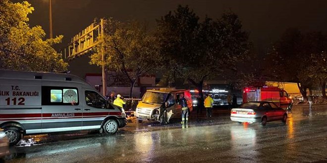 Konya'da aaca arpan minibsteki 3 ocuk ld, 4 kii yaraland