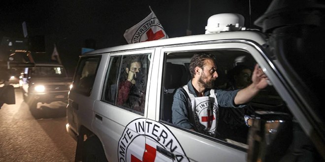 3. esir takası gerçekleşti: Hamas 17, İsrail 39 esiri serbest bıraktı