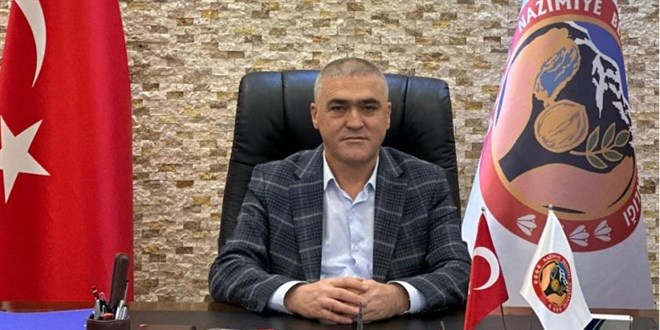 CHP'li Belediye Başkanı topa tuttuğu partisinden istifa etti