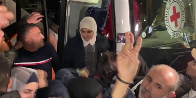 İsrail hapishanelerindeki 30 Filistinli kadın ve çocuk esir serbest bırakıldı