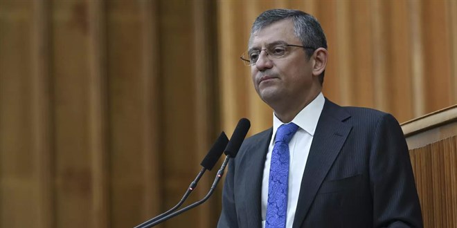 Özgür Özel geçmişe sünger çekti, CHP'den kovulanlar eve dönüyor