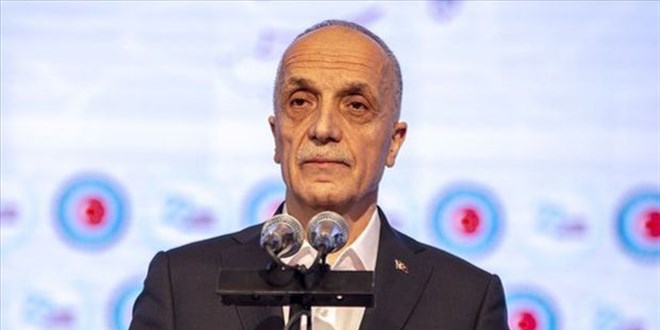 Trk- Bakan: Asgari cret zamm senede bir olacana hi olmasn