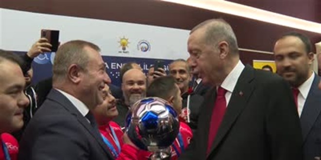 Cumhurbaşkanı Erdoğan Futsal Milli Takımı'nı kabul etti