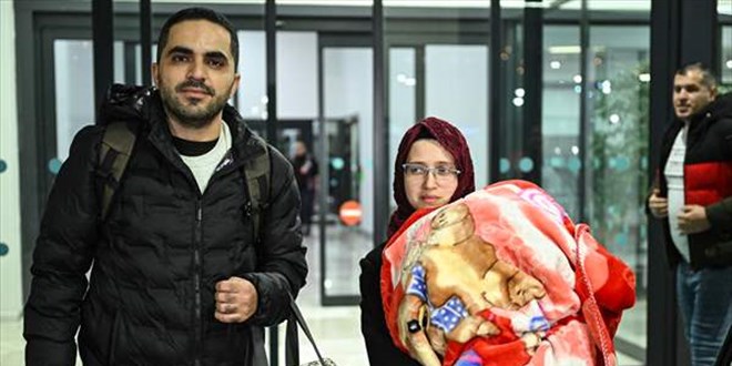 Gazze'den tahliye edilen Türk vatandaşları İstanbul'a geldi
