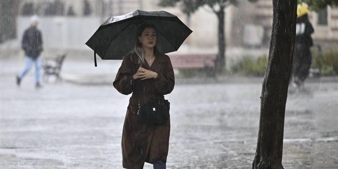 3 ile 'sarı' uyarı: Sağanak yağışa dikkat
