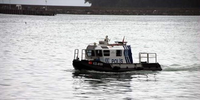 Zonguldak'ta batan geminin kayp 7 personelini arama almalar sryor