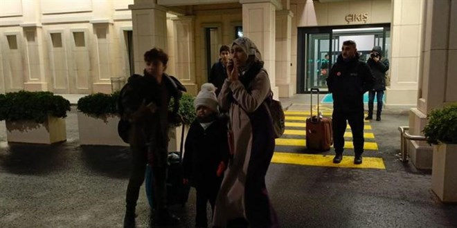 Gazze'den tahliye edilen 130 kişilik kafile İstanbul'a getirildi