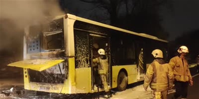 Üsküdar'da İETT otobüsünde çıkan yangın söndürüldü