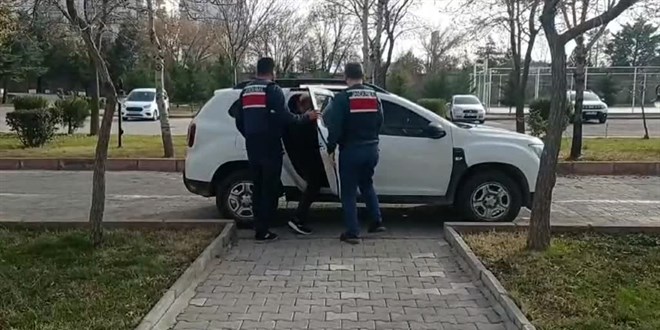 FETÖ üyeliğinden aranan eski emniyet müdürü yakalandı