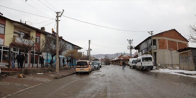 Bingöl'de bir ilçede eğitime kar engeli