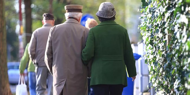 Emekliye 5 bin TL ikramiye gecikecek