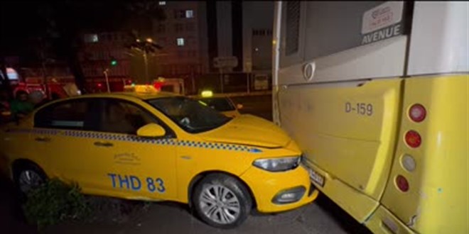 Şoför İETT otobüsünü iterek durdurmaya çalışmıştı...Hayatını kaybetti