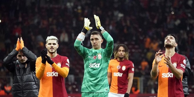 Galatasaray, 3 puanı 3 golle aldı