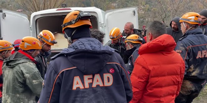 AFAD Bakan Memi'ten, Zonguldak'ta heyelan blgesindeki almalara ilikin aklama