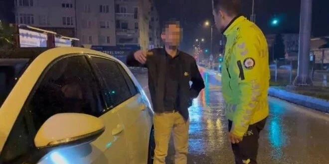 Aracını yolun ortasına çekerek uyudu: Cezadan kaçamadı