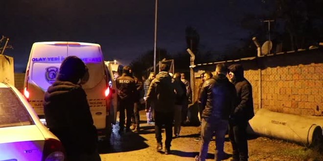 İzmir'de oğlu tarafından bıçaklanan anne yaşamını yitirdi