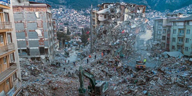 Hatay'da depremde 81 kiinin ld binada 'zensiz iilik' tespit edildi