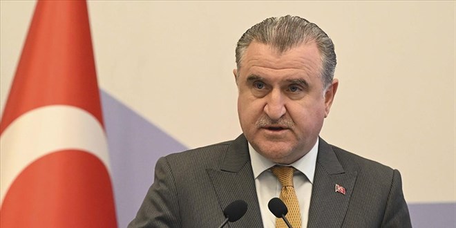 Bakan Bak: Liglere çok uzun süre ara verileceğini zannetmiyorum