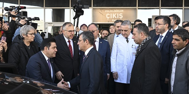 Özel, Bitmez'in tedavi gördüğü Bilkent Şehir Hastanesi'ne geldi