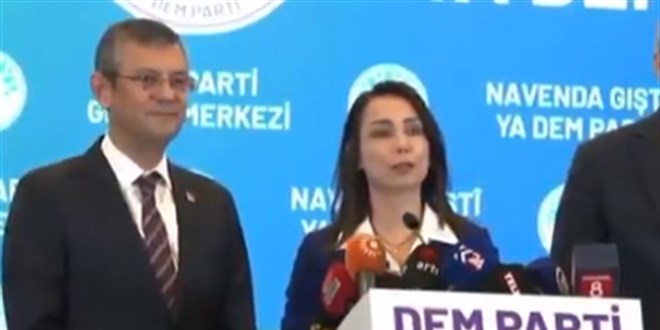 Kameralar önünde Özel'e 'CHP eş genel başkanı' dedi