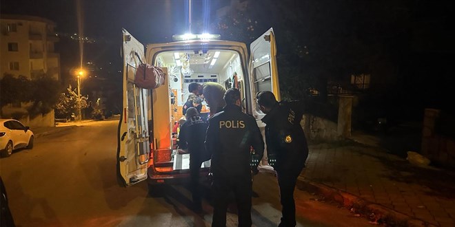 Anahtarını evde unuttu, balkondan girmeye çalışırken 2. kattan düştü