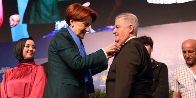 İYİ Parti'de Ahmet Zeki Üçok görevden alındı