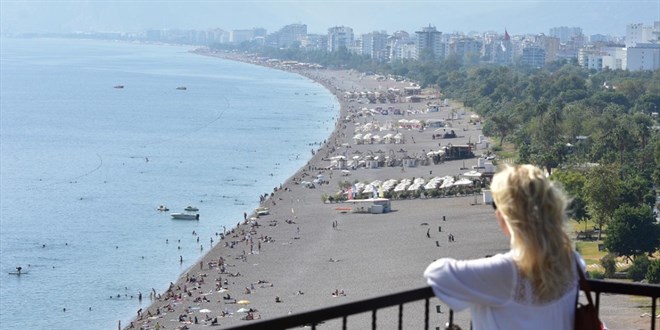 Antalya'da turizm sezonu tm yla yayld