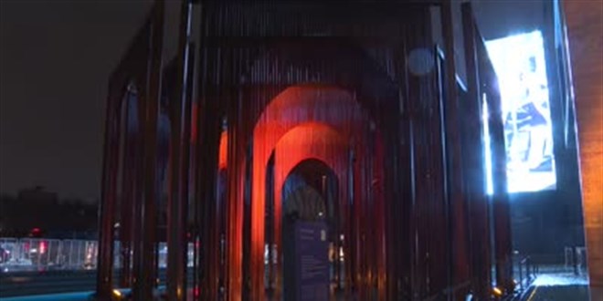 Erdoğan Londra Bienali'nde 'Public Award' kazanan eseri AKM'de inceledi