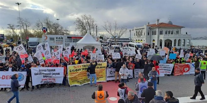 Belediye Şirket İşçileri kadro talebiyle Kadıköy'de eylem yaptı